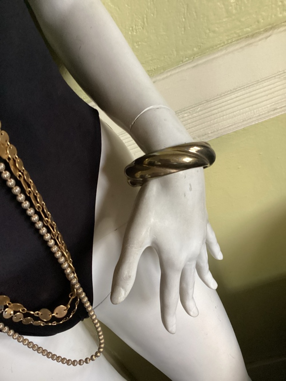 Vintage Twisted Metal Bangle clamper Gold Tone